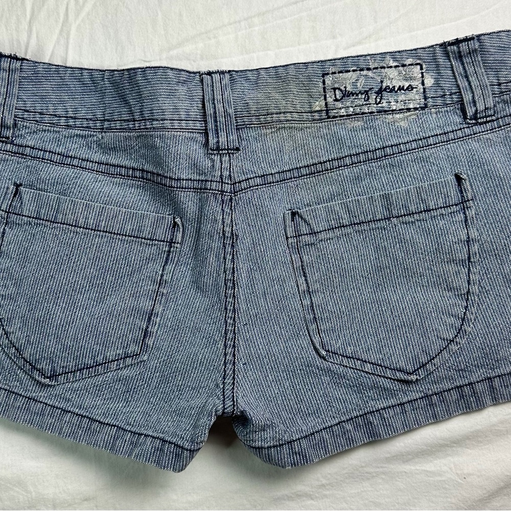 🌿 DKNY Jeans Blue Pinstripe Mini Shorts Y2K Low Rise Cuffed Denim 28 🌿 - Picture 4 of 10